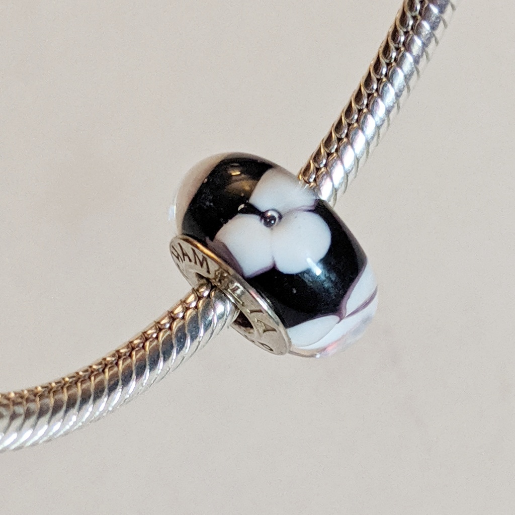 Chamilia Murano Glass Charm 30$